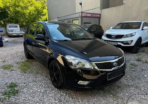 Kia Ceed cena 17600 przebieg: 140000, rok produkcji 2009 z Łódź małe 301